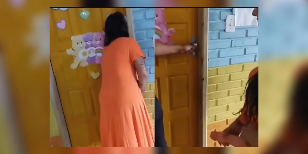 Diretora é afastada após exibir pênis de borracha em escola