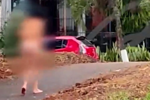 Vídeo flagra mulher caminhando nua em bairro de Curitiba; assista