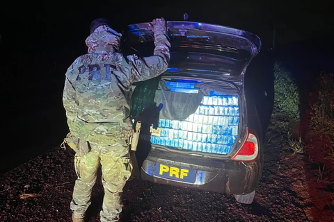 Contrabandista é preso por corrupção após tentar subornar PRF