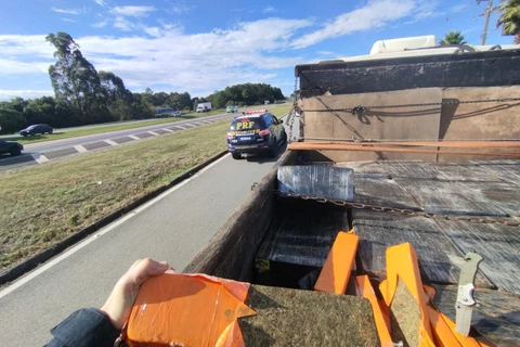 PRF apreende mais de uma tonelada de maconha na BR 277