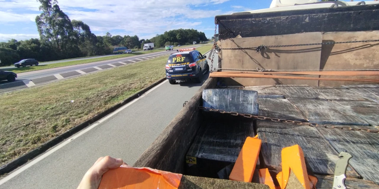 PRF apreende mais de uma tonelada de maconha na BR 277