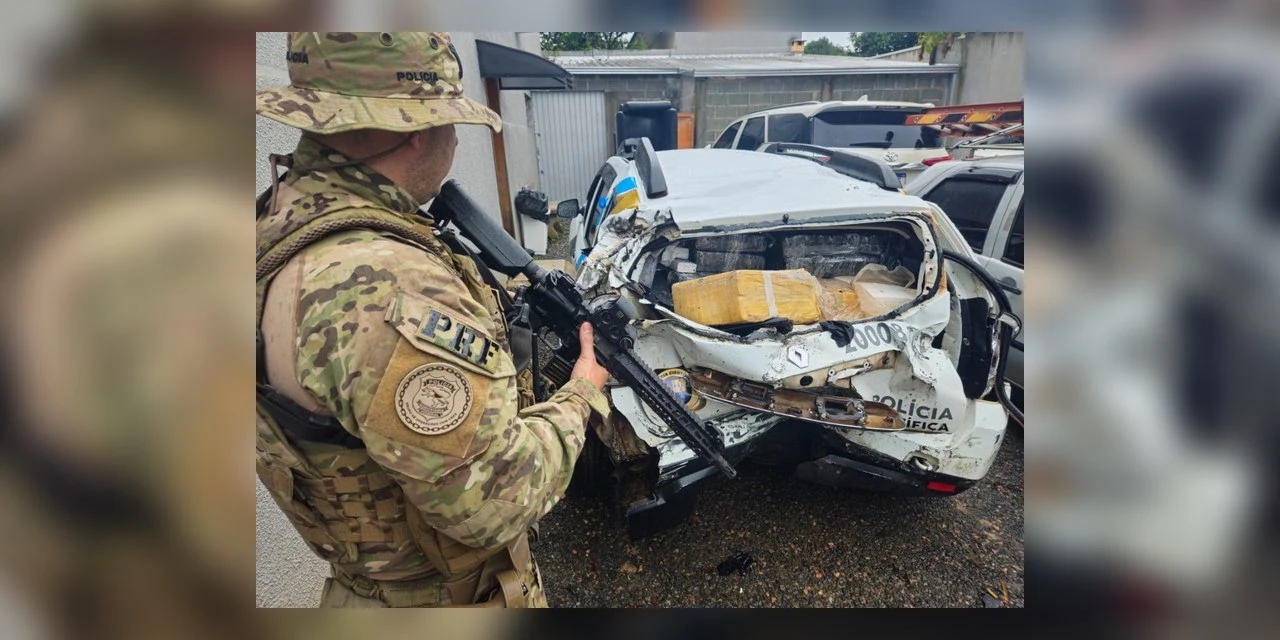 PRF apreende falsa viatura policial carregada de maconha em São Luiz do Purunã