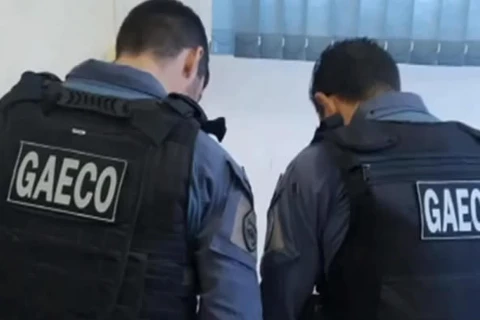 Gaeco cumpre mandados em operação que investiga possível prática de “rachadinha” por um vereador em Pontal do Paraná