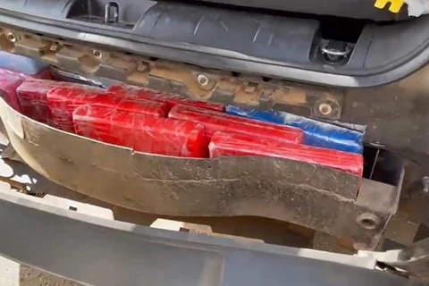 PRF apreende 46 quilos de pasta base de cocaína em veículo adulterado na BR-277, em Guarapuava