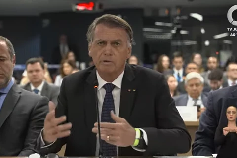 Bolsonaro brinca e chama Moraes para ser seu vice; ‘Declino’, diz ministro