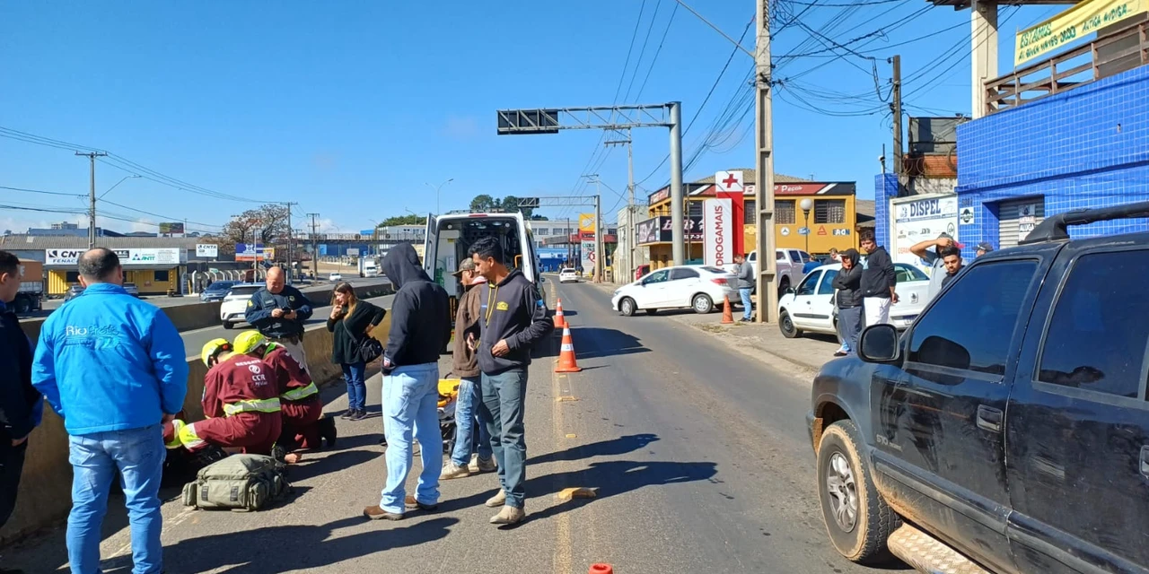 Jovem de 21 anos é atropelado na Souza Naves, em Ponta Grossa 