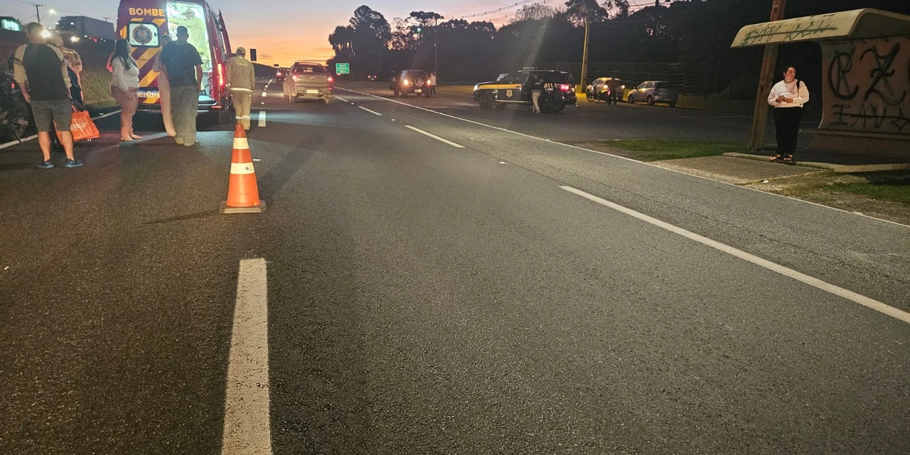 Mulher é atropelada por motocicleta na BR-277, em Campo Largo 
