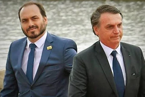 PF diz que Bolsonaro e Carlos integravam organização criminosa na Abin
