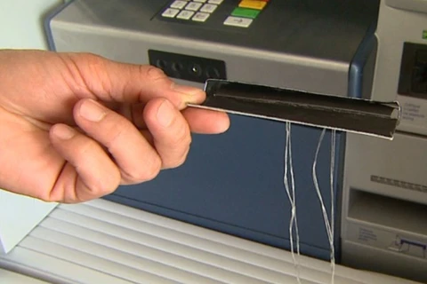 Casal é preso flagrado aplicando golpe do 'chupa cabra' em caixa eletrônico de PG 