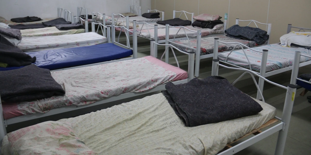 Diante do frio intenso, Prefeitura reforça ações para população em situação de rua