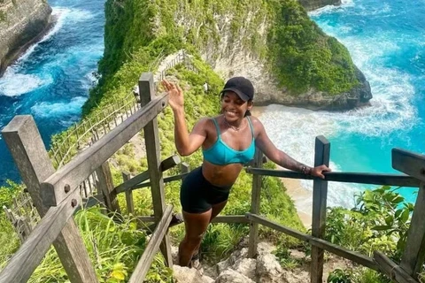 Morre brasileira que caiu em trilha de vulcão na Indonésia