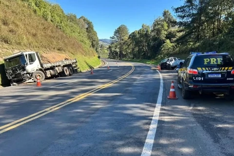 Colisão frontal faz uma vítima fatal na BR-277 em Prudentópolis