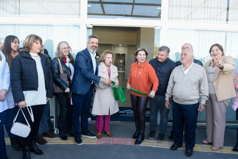 Prefeitura entrega Superposto e autoriza início das obras de asfalto para 29 ruas da região