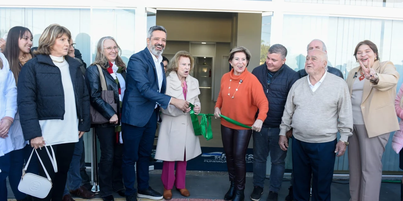 Prefeitura entrega Superposto e autoriza início das obras de asfalto para 29 ruas da região