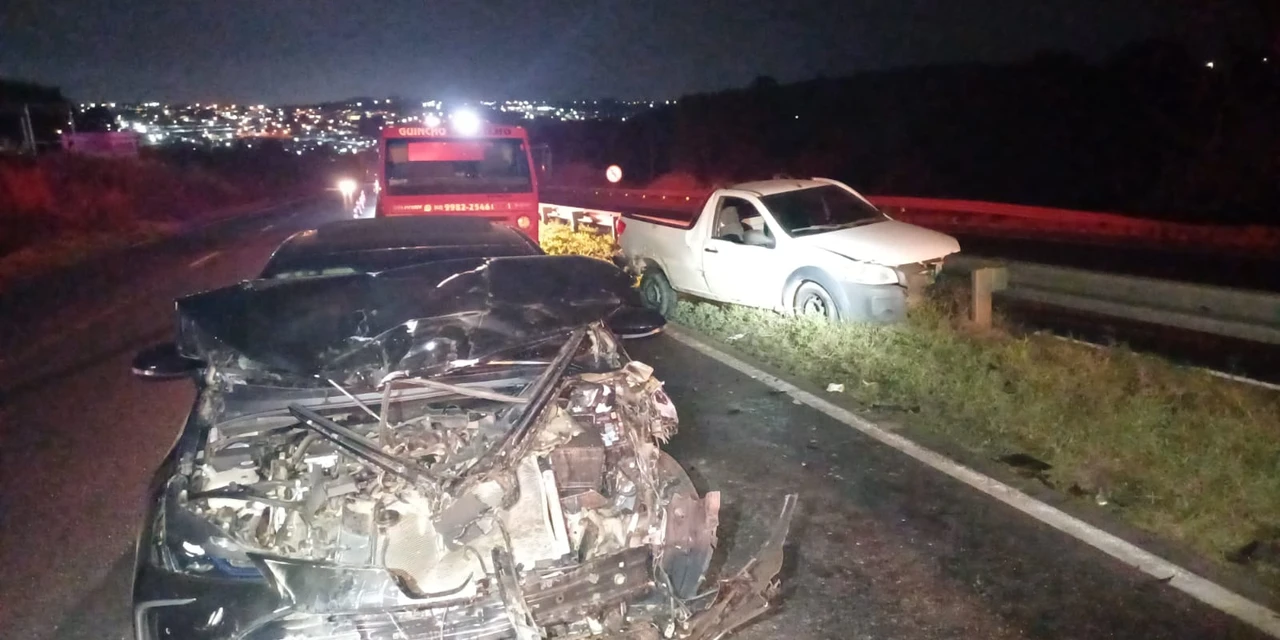 Colisão traseira na BR-376, em PG deixa uma pessoa ferida 