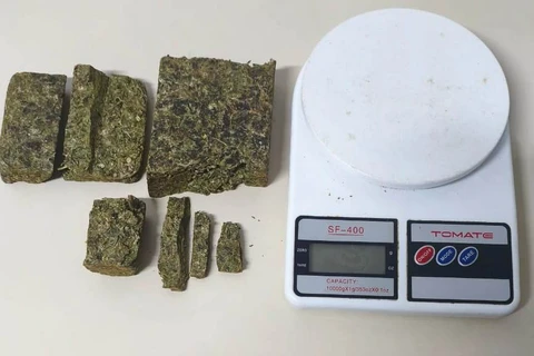 Após tentativa de fuga, GCM apreende suspeitos com drogas em bairro de PG 