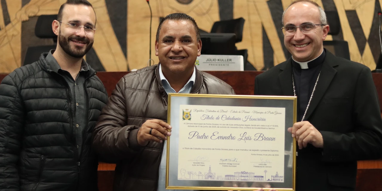 Dom Evandro Luis Braun recebe título de cidadão honorário de Ponta Grossa