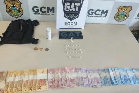 GCM fecha ponto de drogas e prende suspeito de tráfico na Vila Nova 