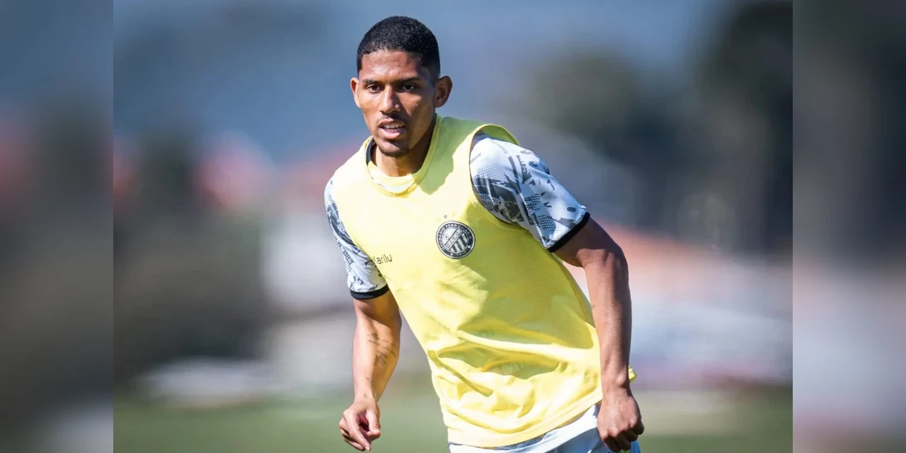 Brenno é incorporado ao elenco profissional do Operário Ferroviário