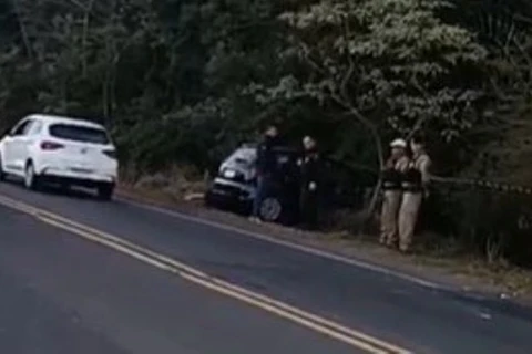 Suspeito de furto de veículo morre após troca de tiros com a polícia em Ponta Grossa 