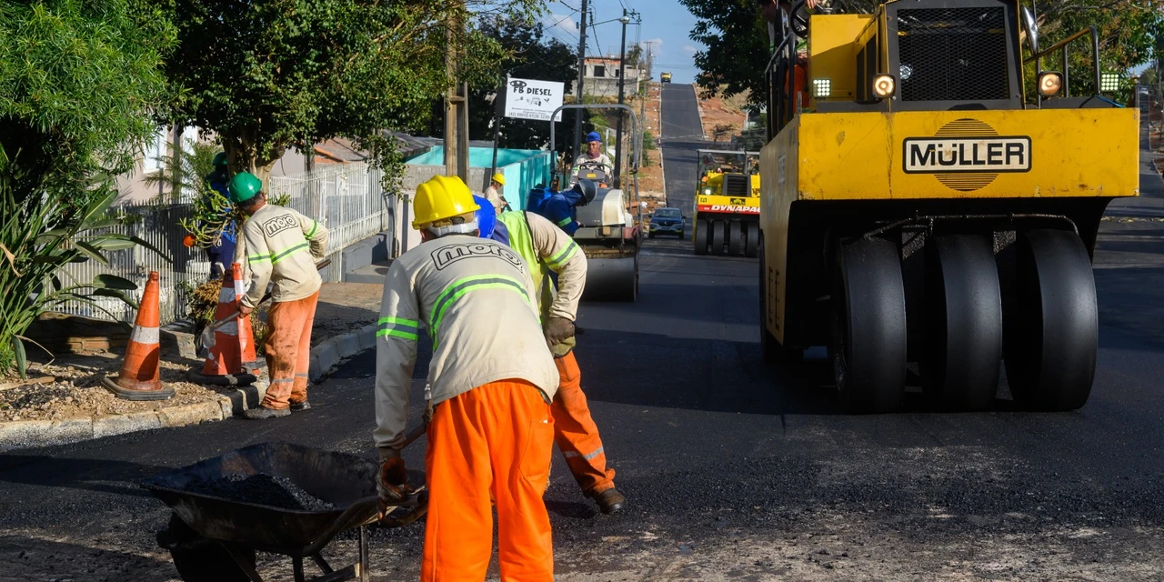 Asfalto chega à Vila Raquel com investimentos de R$ 7 milhões