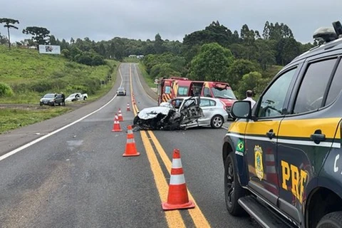 Colisões frontais e atropelamentos concentram mais da metade das mortes em rodovias federais no Paraná