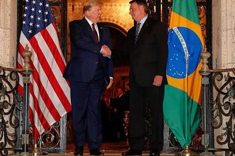 Trump publica carta para Bolsonaro e diz que processo contra ex-presidente deve terminar 'imediatamente'