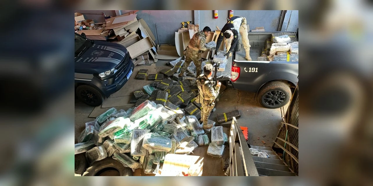 PRF apreende 2 toneladas de maconha em falsa fábrica de móveis