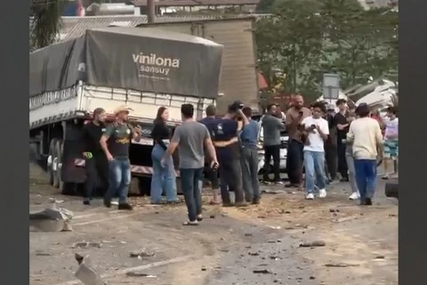 Oficina mecânica emite nota sobre acidente com caminhão desgovernado em PG 