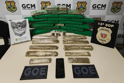 GCM e PCPR apreendem 20 kg de maconha no bairro Uvaranas, em PG 