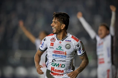 Operário vence o Atlético-GO por 3 a 0 jogando no Germano Kruger 