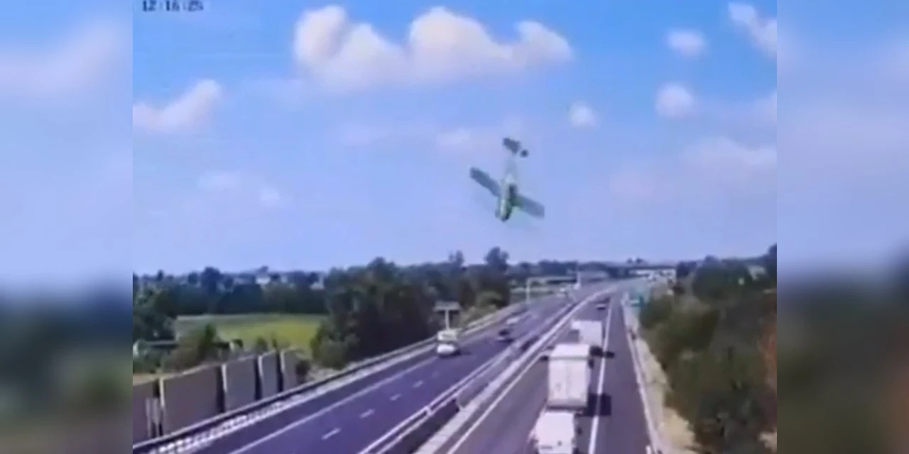 Vídeo mostra queda de avião ultraleve em rodovia na Itália
