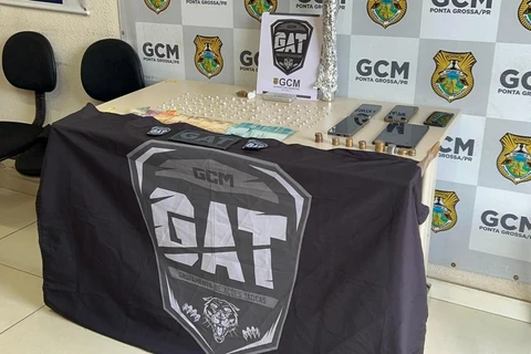 GCM apreende drogas e fecha boca de fumo em bairro de PG 