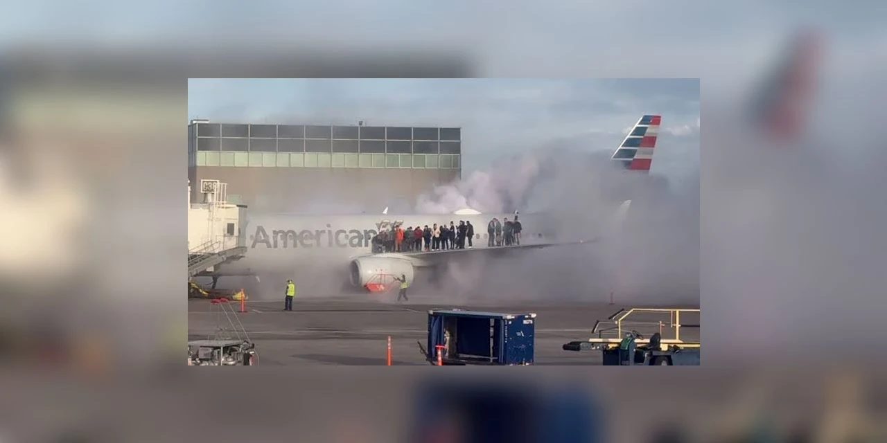 VIDEO: avião é evacuado após incêndio no trem de pouso nos EUA