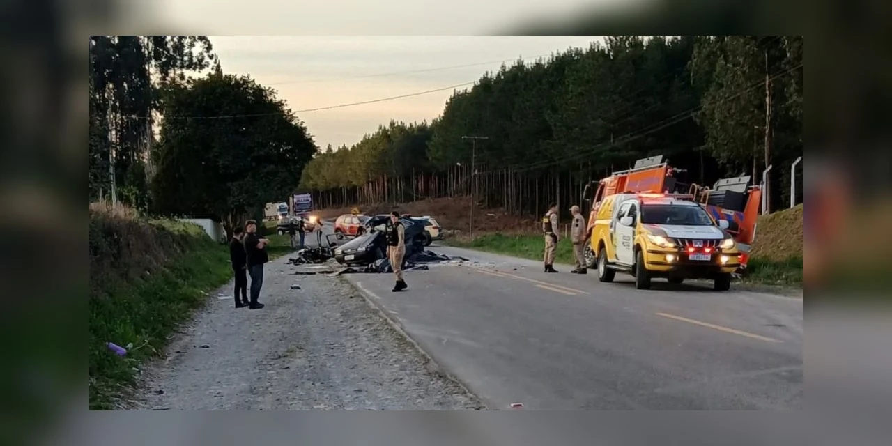 Duas pessoas morrem em grave acidente na BR-153, em Mallet