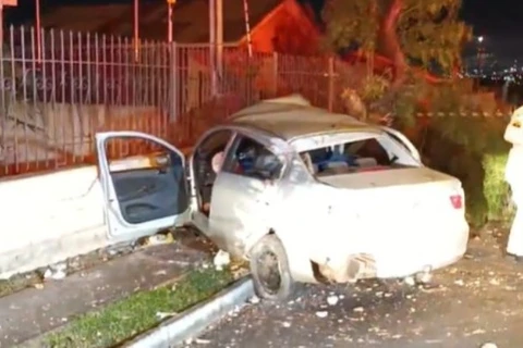 Veículo colide contra arvore e mata passageira na Palmeirinha em PG 