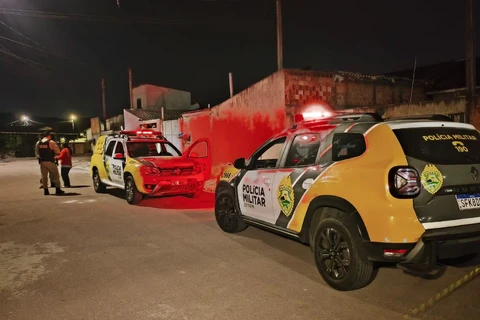 Jovem tem quarto invadido à noite e morre a tiros em Piraquara; mãe foi ameaçada