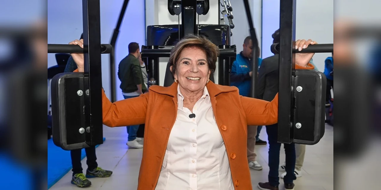 Elizabeth inaugura Academia Pública Municipal na Arena Multiuso 