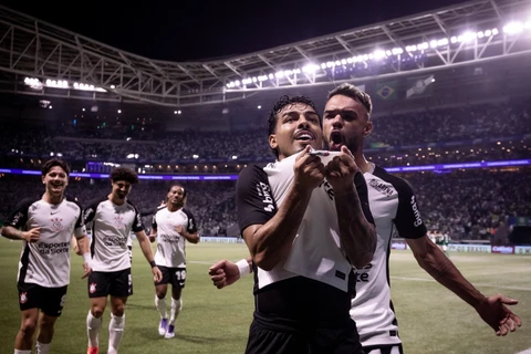 Corinthians domina o Palmeiras e vai às quartas de final da Copa do Brasil