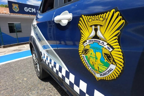 Guarda Municipal auxilia criança perdida a localizar a família em PG