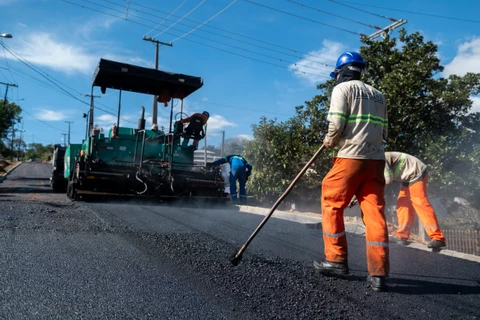Prefeitura entrega asfalto novo em cinco ruas da Vila Santana
