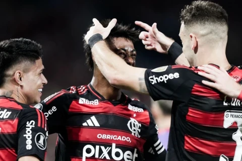 Flamengo vence Internacional no Maracanã e abre vantagem nas oitavas da Libertadores