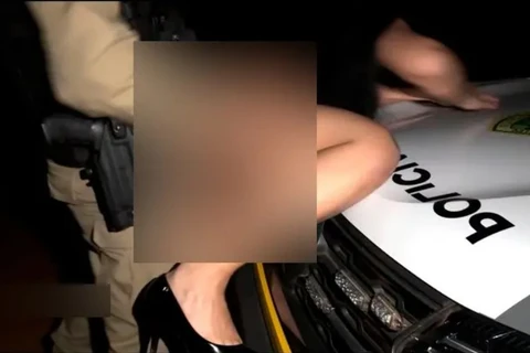 Vídeo de PM em momento íntimo em cima de viatura é publicado em site adulto e caso é investigado