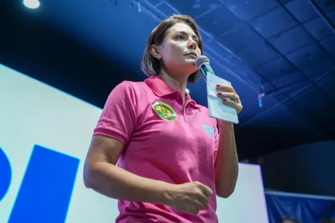 Michelle chama Lula de pinguço e diz que votar mais de uma vez no PT é burrice