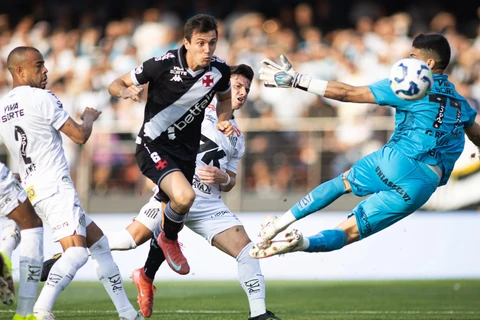 Cléber Xavier é demitido do Santos após sofrer goleada do Vasco por 6 a 0