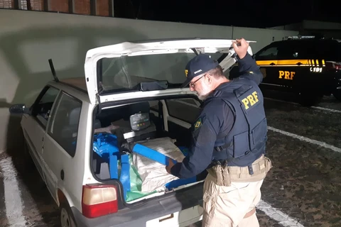 PRF apreende mais de 100 Kg de maconha na Souza Naves e recupera veículo roubado