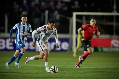 Operário empata com o Avaí jogando no GK 