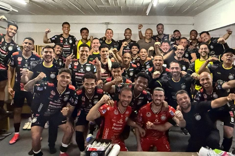 Operário vence o Paysandu no estádio da Curuzu 