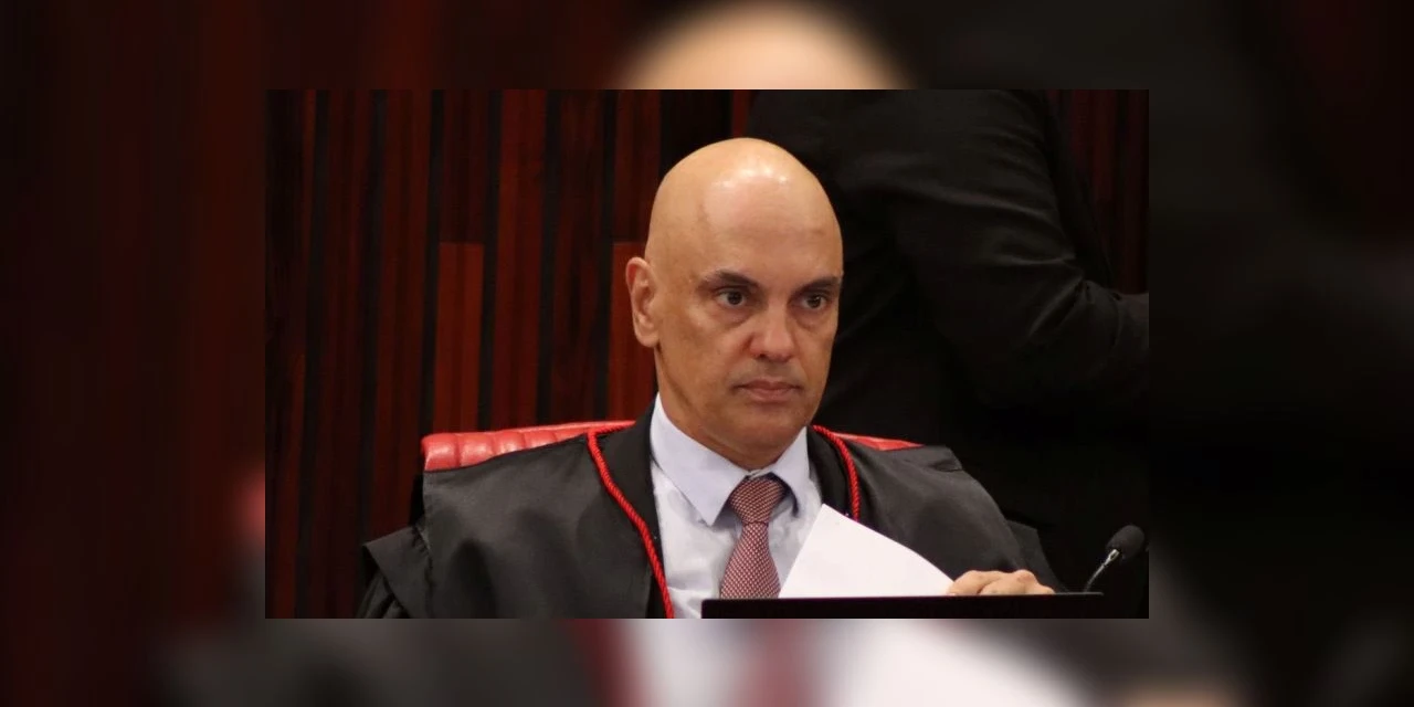 Moraes manda policiais ficarem de prontidão 24 h perto de casa de Bolsonaro