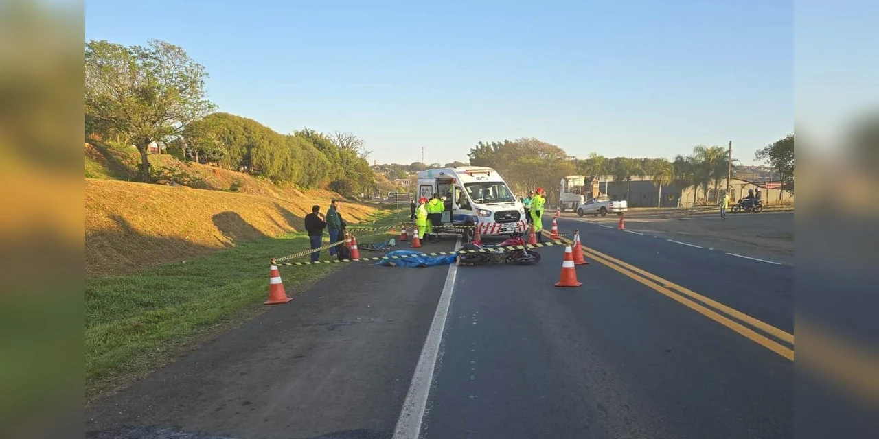 Moto e bicicleta colidem e duas pessoas morrem na PR-092, em Arapoti 
